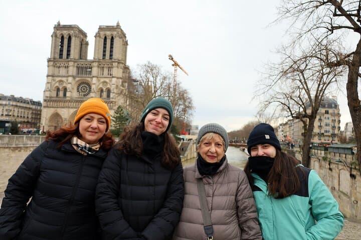 Full-Day Paris Van Tour with Pro Photoshoot — Eiffel, Louvre & Montmartre photo 5
