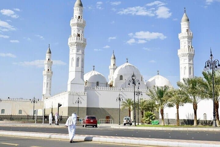 Private Ziyarah Tour: Madinah’s Sacred Heritage Half-Day Experience photo 5