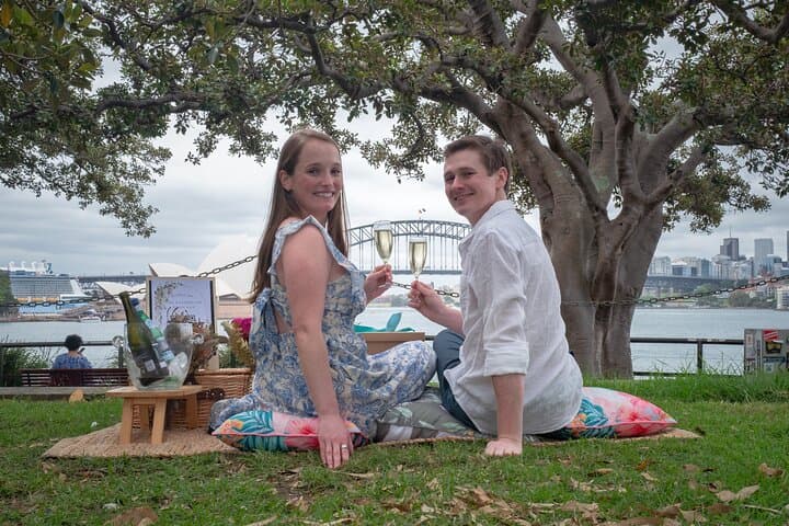 Sydney Botanic Gardens Foraging Walk & Native Picnic: A Guided Urban Food Tour photo 2