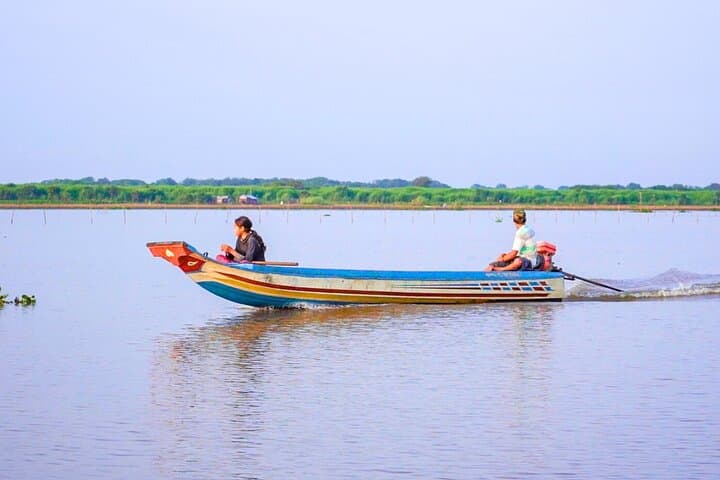 Siem Reap Tonle Sap Floating Village Private Tour: Chong Kneas Boat Experience photo 4