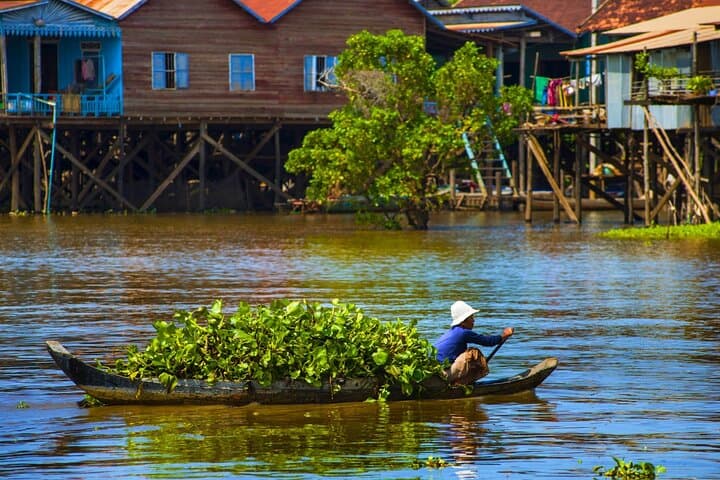 Siem Reap Tonle Sap Floating Village Private Tour: Chong Kneas Boat Experience