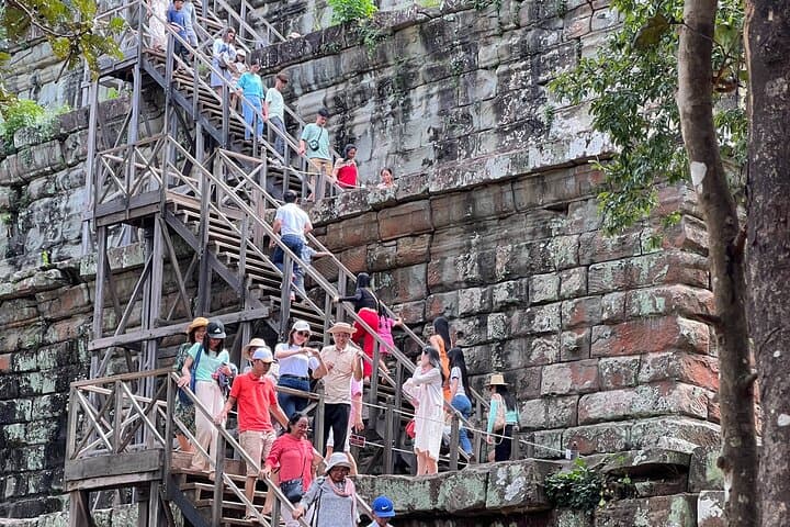 6-Day Angkor Wat Small-Group Tour: Temples, Tonle Sap & Phnom Kulen photo 5