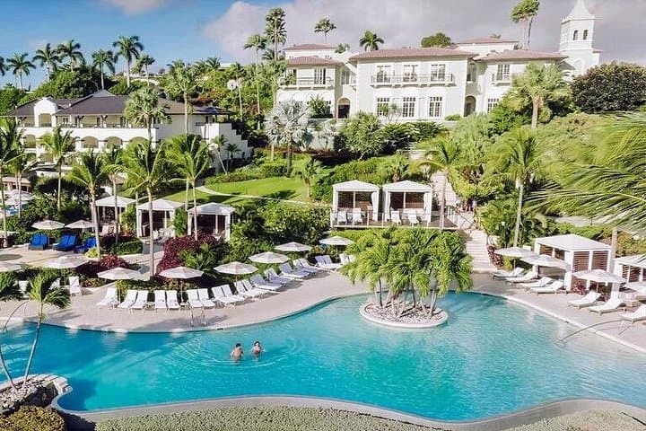 St. Thomas Airport Transfer to The Ritz-Carlton: Reliable Private Taxi Service