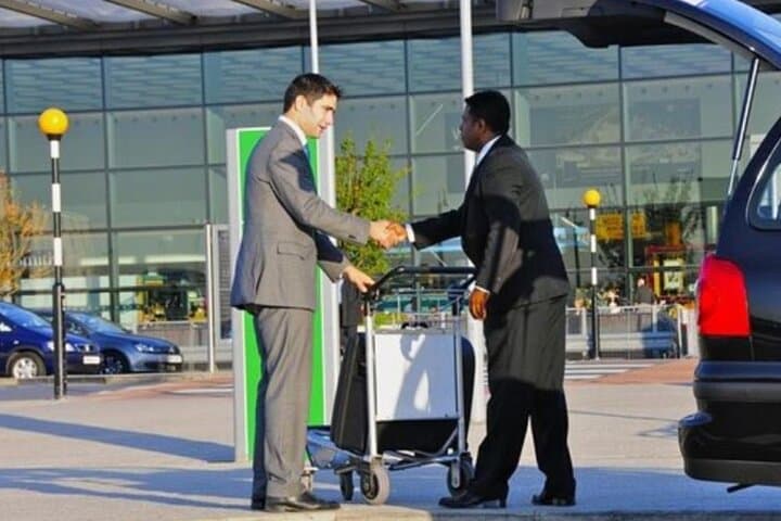 Private One-Way Transfer Between Dubai Airport (DXB) and Dubai & Sharjah photo 4