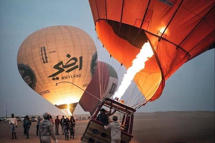 Dawn Over the Dunes: Hot Air Balloon Ride Dubai photo 2