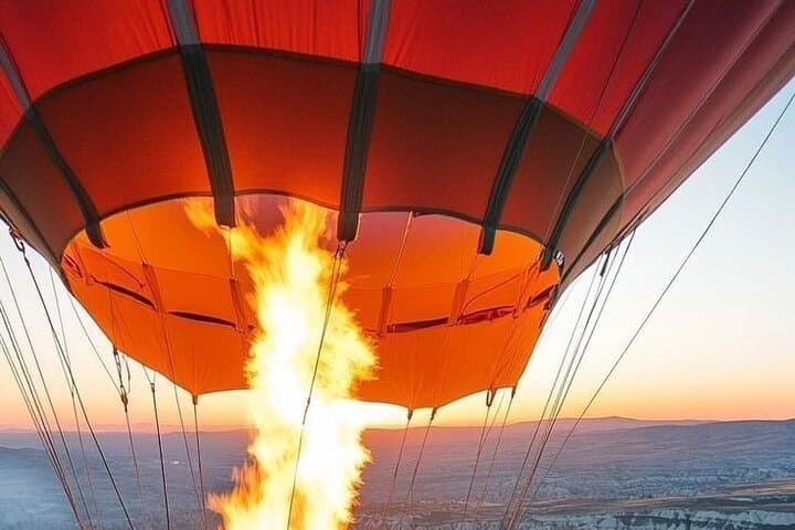 Dawn Over the Dunes: Hot Air Balloon Ride Dubai photo 5