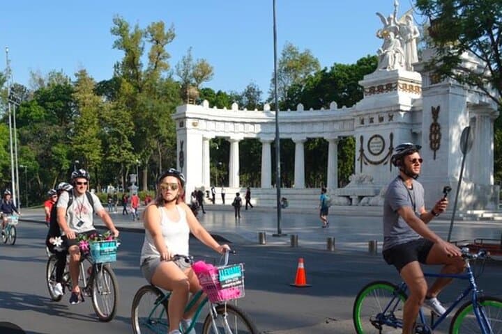 Electric Bicycle Tour in Mexico City — Chapultepec, Los Pinos & Museums photo 4