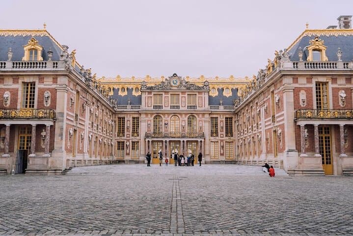 Skip-the-Line Versailles Palace Tour: Private Guided Visit from Paris photo 2