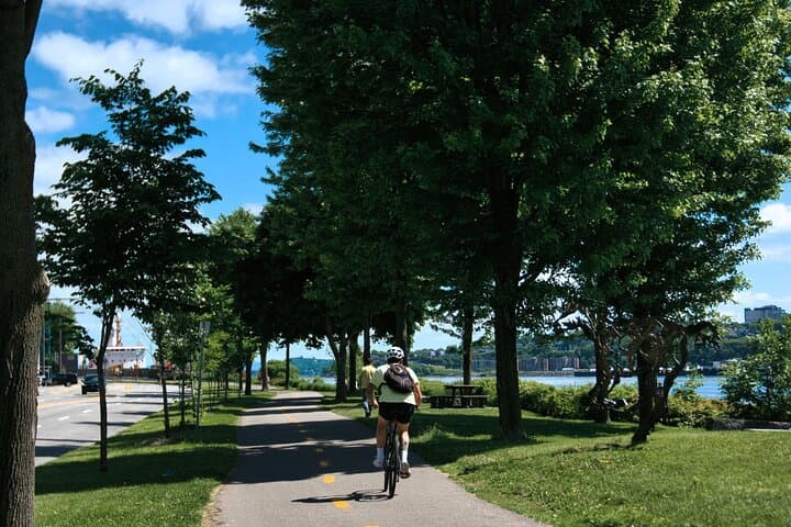 Panoramic Electric Bike Tour of Quebec City: 25 km E-Bike Ride and St. Lawrence Ferry photo 3