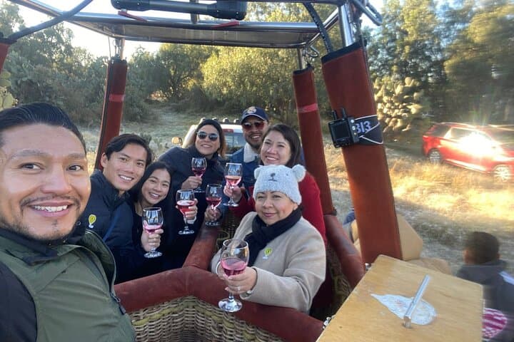 Private Hot Air Balloon Flight Over Teotihuacan: Sunrise Flight, Breakfast & Site Entry photo 2