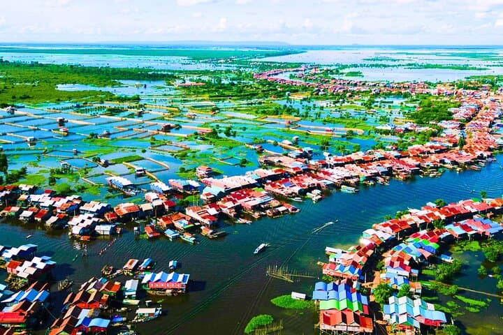 Siem Reap Tonle Sap Floating Village Private Tour: Chong Kneas Boat Experience photo 2