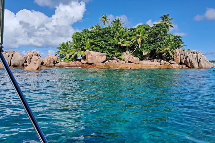 Half-Day Snorkeling: Sister, Coco & Félicité Islands (Praslin, Seychelles)