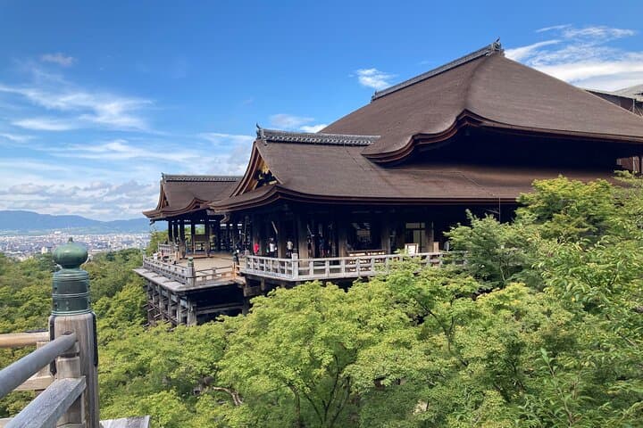 Kyoto Half-Day Walking Tour: Kiyomizu-dera, Sanjusangendo & Fushimi Inari
