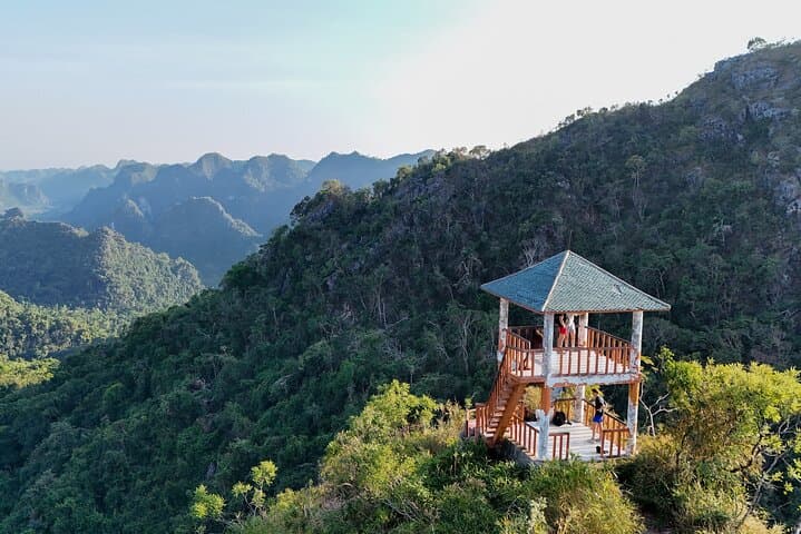 Cat Ba Trekking and Kayaking: 3-Day Lan Ha Bay Adventure