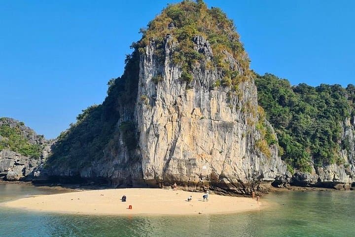 Paddling Halong to Lan Ha Bay: Private Canoe Trip to Hidden Beaches photo 2