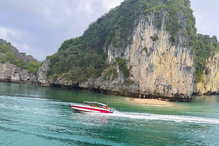 Paddling Halong to Lan Ha Bay: Private Canoe Trip to Hidden Beaches photo 6