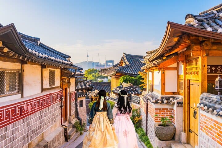Private Full-Day Seoul Highlights Tour with Hanbok Experience