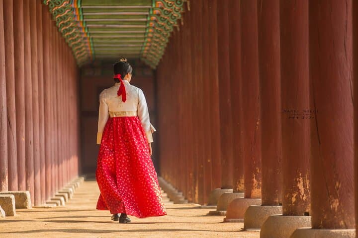 Seoul Highlights Small-Group Tour: Gyeongbokgung, Hanbok & Tea Ceremony photo 2