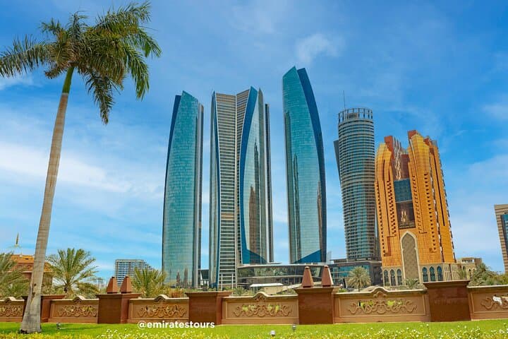 Evening Abu Dhabi Highlights: Sheikh Zayed Mosque, Corniche & Dates Market Tour photo 3