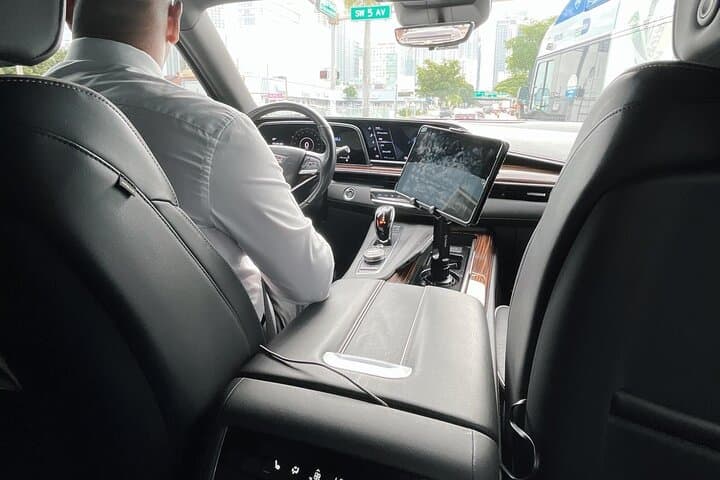 VIP Transfer to Miami International Airport and Port of Miami — Private Black Car Service photo 5