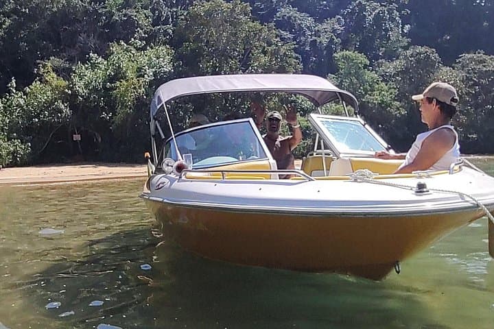 Private Paraty Bay Boat Tour — Islands, Snorkel & Caiçara Lunch photo 4