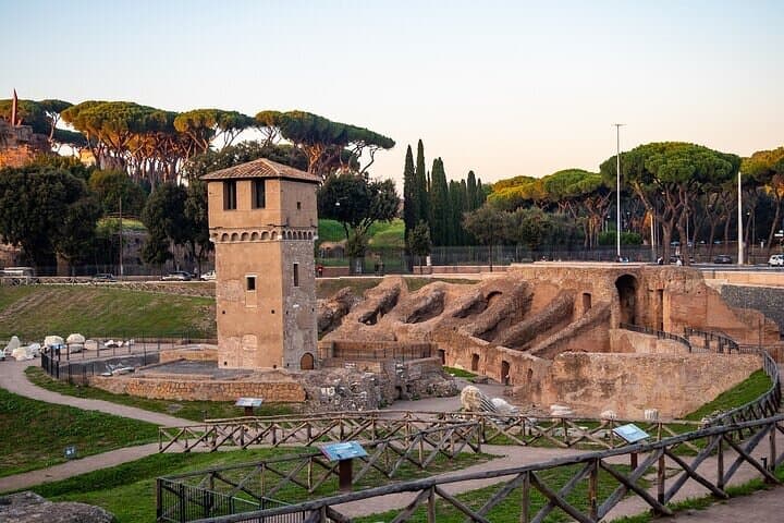 Private Colosseum, Roman Forum & Palatine Hill Walking Tour photo 4