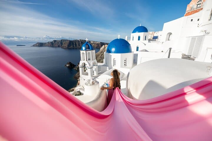 Santorini Flying Dress Photoshoot in Oia | 1- & 3-Hour Tours with Dress Included photo 4