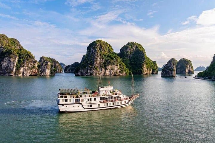 Bai Tu Long Bay 2-Day Cruise: Kayak Cap La, Thien Canh Son Cave & Onboard Dining photo 1