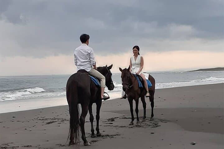 Jimbaran Beach Horseback Riding: 30-Minute Guided Ride in Bali