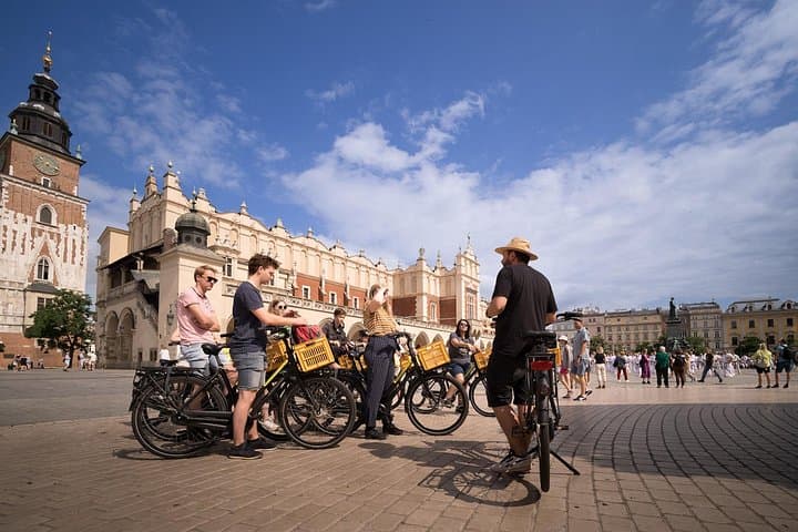 Evening 2-Hour Bike Orientation: Kraków Old Town & Wawel Panorama