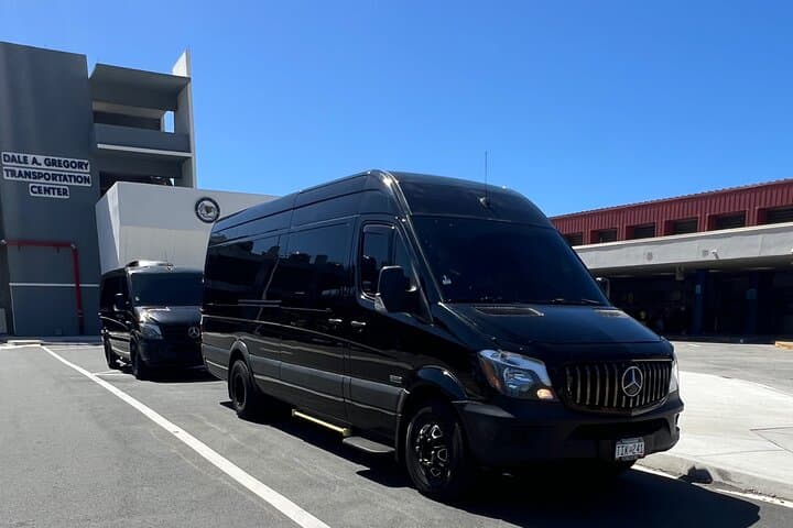 Smooth Touchdown: Private One-Way Transfers in St. Thomas photo 6