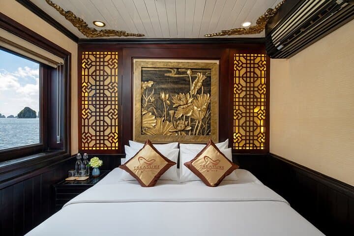 Treasure Junk Overnight Cruise in Bai Tu Long Bay — 2D1N Boutique Experience photo 4