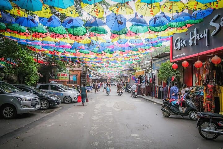 Private Tour to Van Phuc Silk and Duong Lam Ancient Village — Hanoi Day Trip photo 5