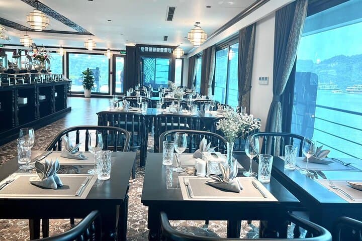 Halong Bay and Lan Ha Bay Luxury Overnight Cruise from Hanoi (2D/1N) photo 4