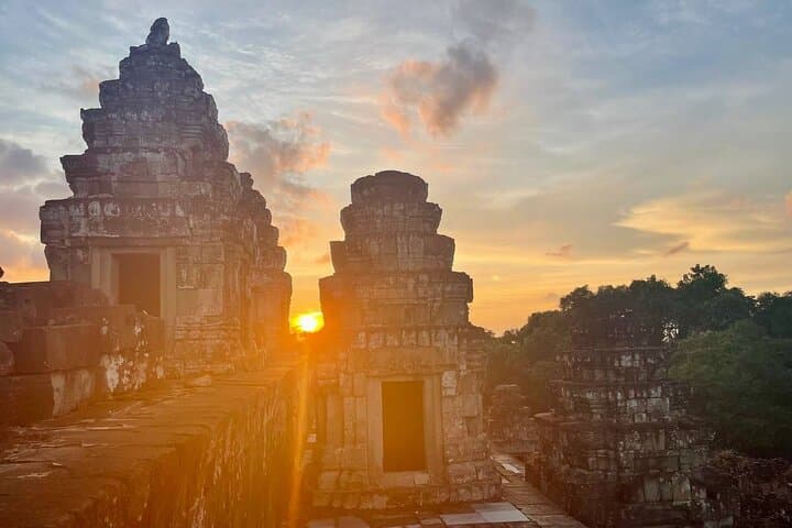 Sunset at Angkor Wat: Private Siem Reap Temple & Photography Tour