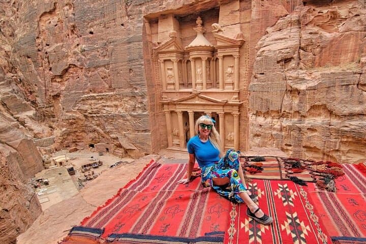 Private Day Trip from Amman to Petra and Wadi Rum — Driver, Timing & Practical Tips