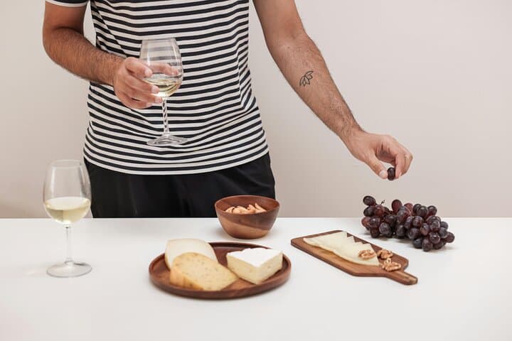 Montmartre Wine and Cheese Walking Tour — Small-Group Tasting in Paris
