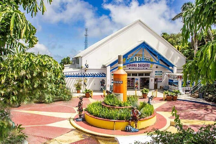 St. Thomas Scenic Island Tour: Magen's Bay, Mountain Top & Historic Charlotte Amalie