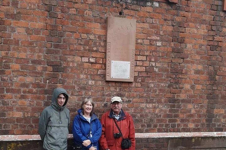 Beatles Heritage Tour: Liverpool Birthplaces, Penny Lane & Strawberry Fields photo 4