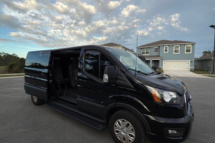 Orlando Private Van Transfer: Direct MCO Rides to Disney World Hotels