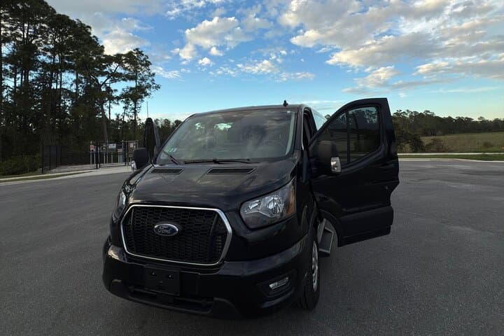 Orlando Private Van Transfer: Direct MCO Rides to Disney World Hotels photo 2
