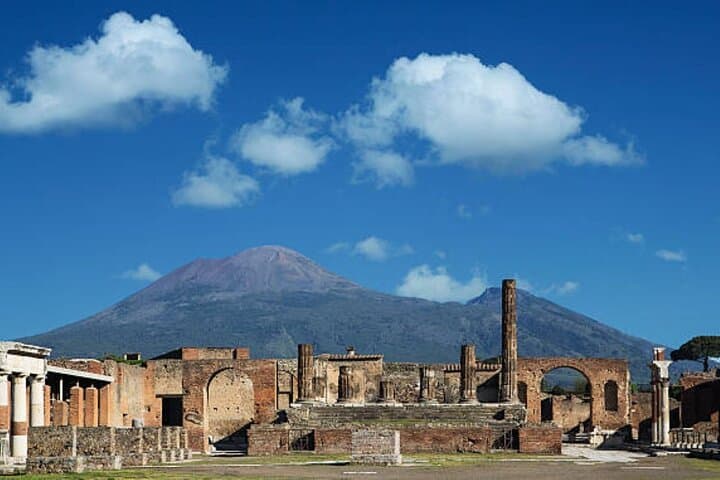 Pompeii Excavations and Vesuvius Vineyard Wine Tasting Private Tour photo 3