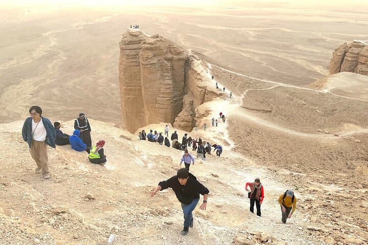 Edge of the World 4x4: Bat Cave, Camels & Sunset Hike from Riyadh photo 4