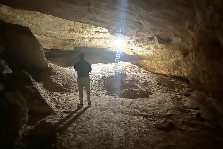 Edge of the World 4x4: Bat Cave, Camels & Sunset Hike from Riyadh photo 2