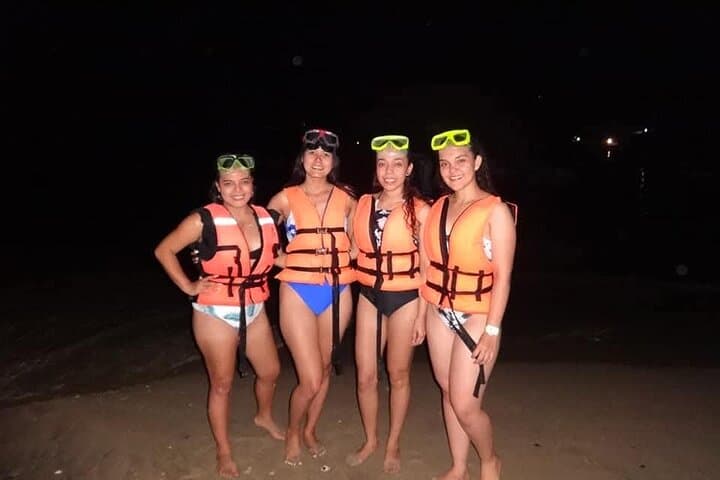 Huatulco Bioluminescence Beach Swim: Nighttime Plankton Glow Tour photo 3