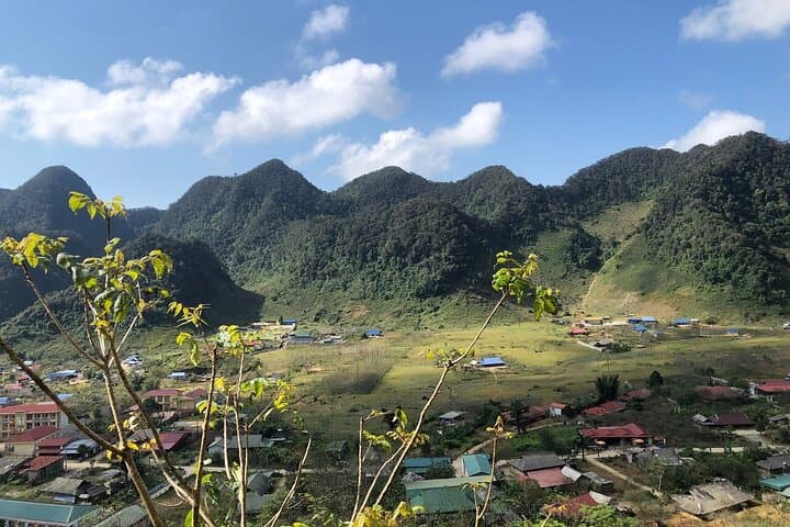 Mai Chau Deluxe Day Tour: Limousine Transfer, Biking & Nhim Cave Exploration photo 6