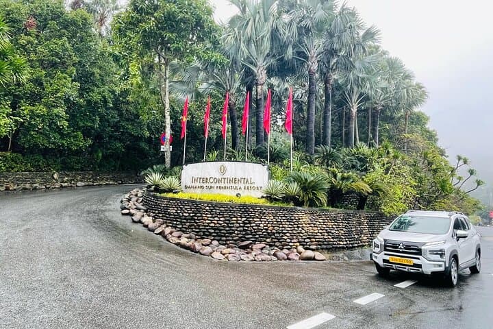 Private Transfer: InterContinental Danang to Ba Na Hills & Golden Bridge (Round Trip)