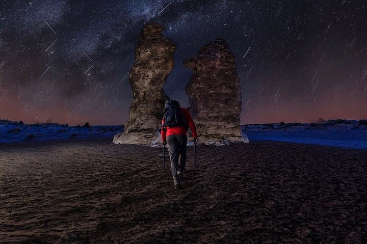 AlUla Starry Nights: Guided 3 km Night Hike to Sharaan Reserve Vantage photo 2