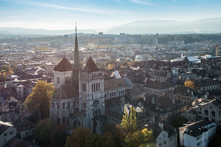 Private Geneva City Tour: Old Town, Jet d'Eau & UN Highlights photo 2