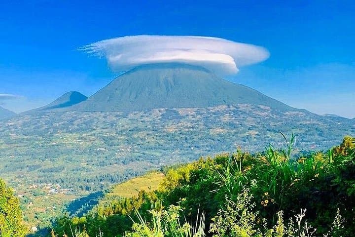 4-Day Mount Bisoke Hike and Twin Lakes Adventure — Volcanoes National Park, Rwanda